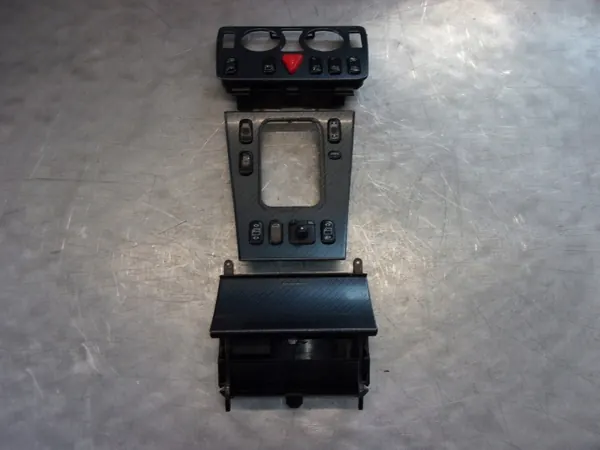 Cadre de Tableau de Bord OEM 2088100130 Mercedes CLK image 2