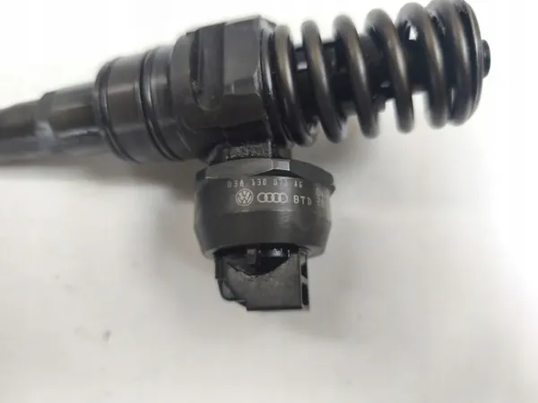 Pompe lave-glace OEM 038130073AG pour VW Passat B6 Golf V image 4
