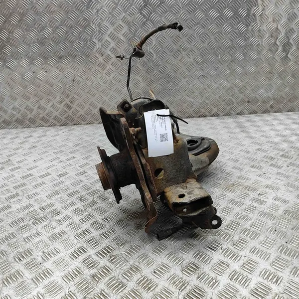 Nissan Qashqai 2015 Mozzo ruota posteriore sinistra image 4