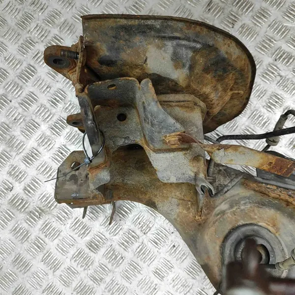 Nissan Qashqai 2015 Mozzo ruota posteriore sinistra image 9