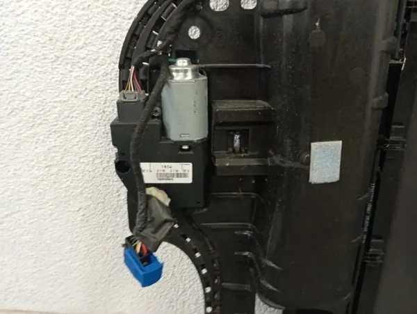 Teto solar Maserati Levante 2020 OEM 06701406820 image 3