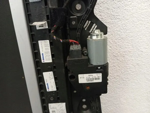 Teto solar Maserati Levante 2020 OEM 06701406820 image 4