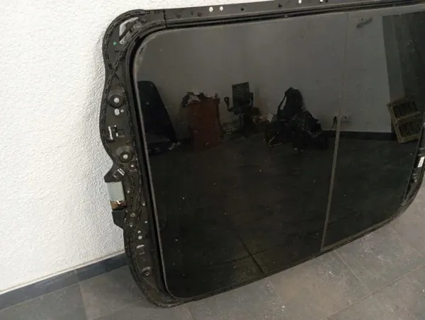 Teto solar Maserati Levante 2020 OEM 06701406820 image 7