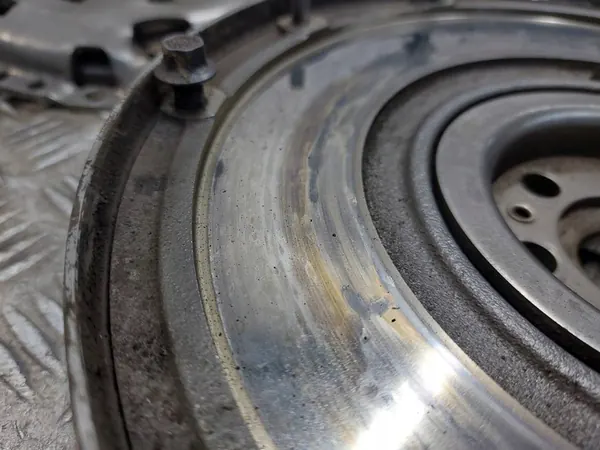 Kaksoismassavolani + Levy + Puristuslevy + Laakeri Ford Mondeo MK3 2.0 16V image 2