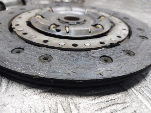 Kaksoismassavolani + Levy + Puristuslevy + Laakeri Ford Mondeo MK3 2.0 16V image 4