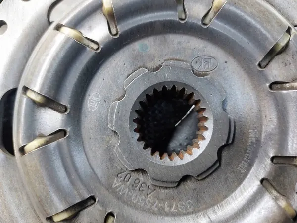 Kaksoismassavolani + Levy + Puristuslevy + Laakeri Ford Mondeo MK3 2.0 16V image 5