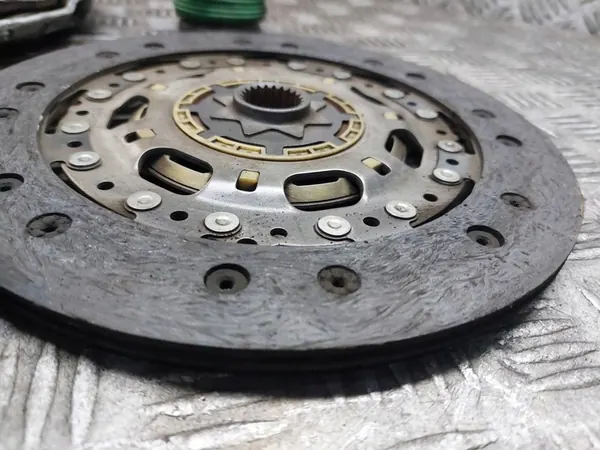 Kaksoismassavolani + Levy + Puristuslevy + Laakeri Ford Mondeo MK3 2.0 16V image 9