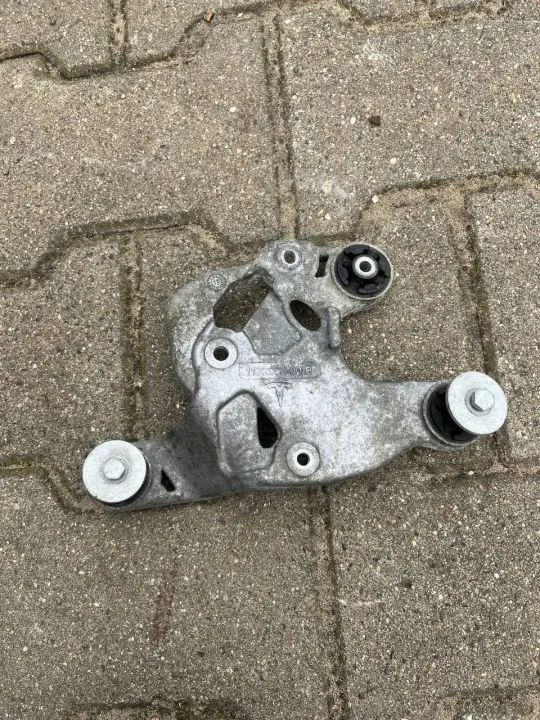 OEM 1122968-00-B Tesla Klimakompressor-Halterung image 2