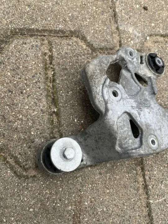 OEM 1122968-00-B Tesla Klimakompressor-Halterung image 4