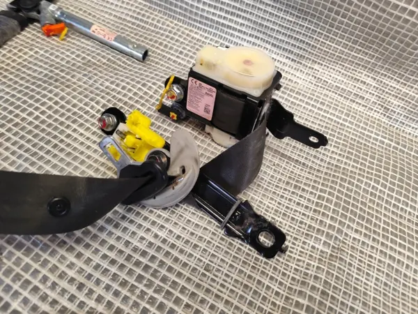 Hyundai IX35 Lift 13-15 Rechter Voor Gordelspanner image 3