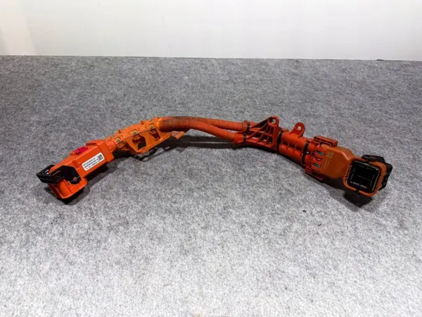 Harness de cableado Tesla Model Y OEM 1624855-50-D image 2