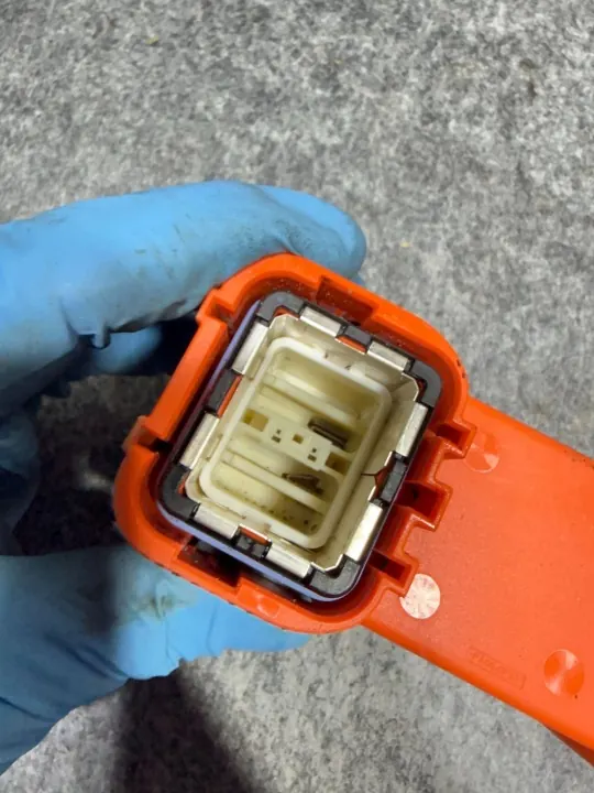 Harness de cableado Tesla Model Y OEM 1624855-50-D image 5