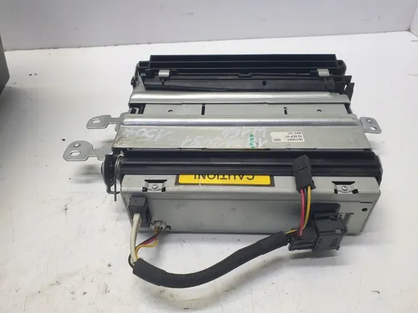 Cambiador CD usado OEM 18112091 para Mercedes-Benz ML W164 image 4