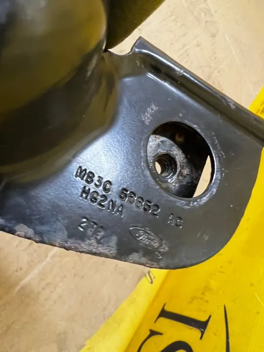 Support de bras oscillant arrière droit Ford OE MB3C-5B852-AC image 3