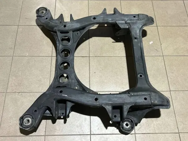 Porsche Cayenne 2014 Framhjulsram OEM 7L0499314C image 3
