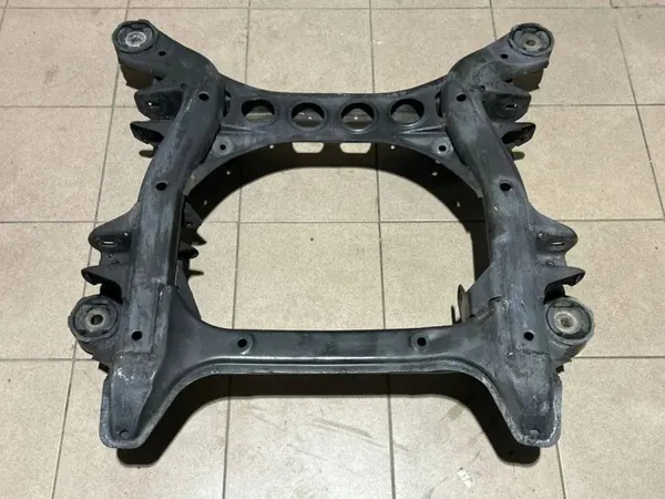 Porsche Cayenne 2014 Framhjulsram OEM 7L0499314C image 4
