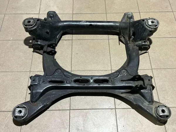 Porsche Cayenne 2014 Framhjulsram OEM 7L0499314C image 6