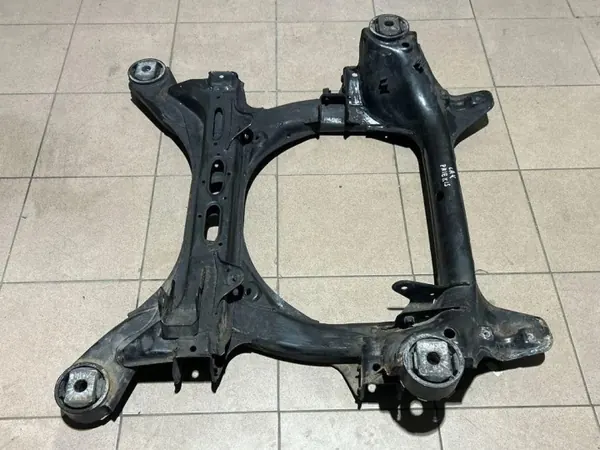 Porsche Cayenne 2014 Framhjulsram OEM 7L0499314C image 7
