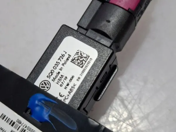 USB-pistorasia OEM 5Q0035726J Volkswagen Sharanille image 5