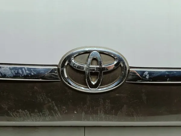 Toyota Avensis T27/T29 Kofferraumblende OEM 76811-05140 image 4