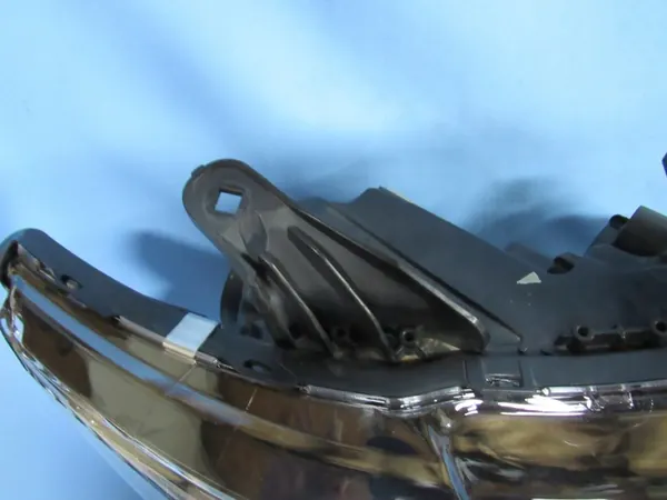 Lente LED derecha Mitsubishi Outlander III image 5