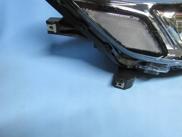 Lente LED derecha Mitsubishi Outlander III image 7