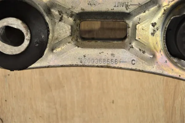 Soporte de Motor Derecho Laguna II 1.6/1.8 8200358666 image 6