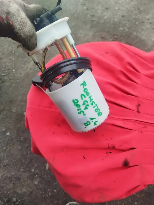 Brandstofpomp Skoda Roomster 2015 1.4 B 6R0919051P image 4