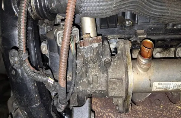 EGR-venttiili OEM 9681825280 Citroen C5 2.0L 2009 image 5