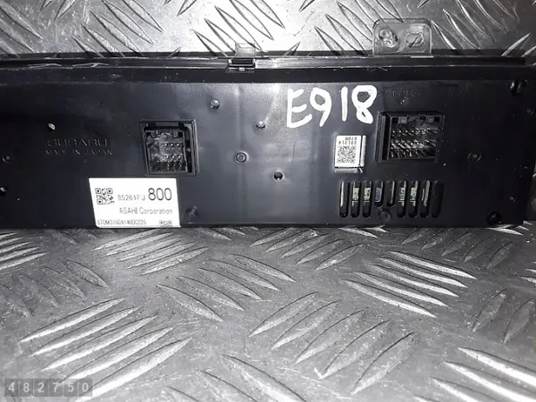 Pantalla de visualización Subaru OEM 85261FJ800 - Usado image 7