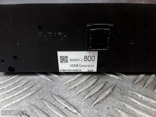 Pantalla de visualización Subaru OEM 85261FJ800 - Usado image 8