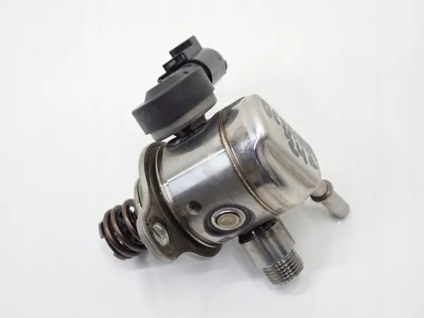 Ruiskutusmäntä OEM 05E127027L Skoda Octavialle image 2