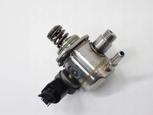 Ruiskutusmäntä OEM 05E127027L Skoda Octavialle image 3