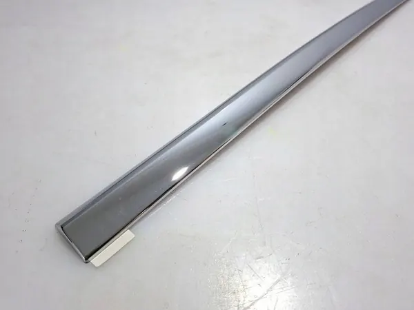 Volkswagen Transporter T6 2017 Moldura Puerta Delantera Izquierda 7E0853053B image 4