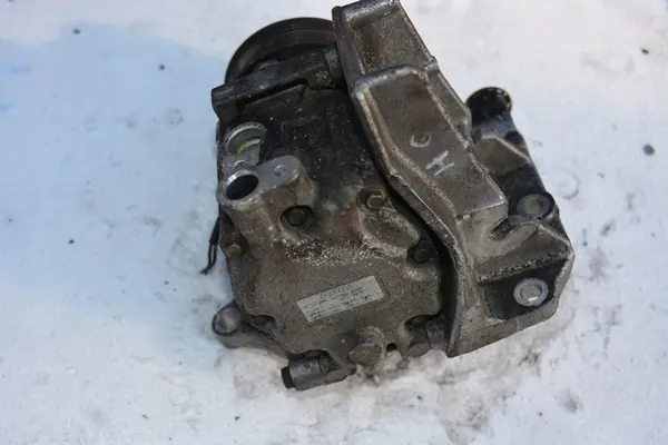 Compresseur de Climatisation Subaru Outback H6 04 06 OEM image 2