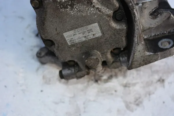 Compresseur de Climatisation Subaru Outback H6 04 06 OEM image 3