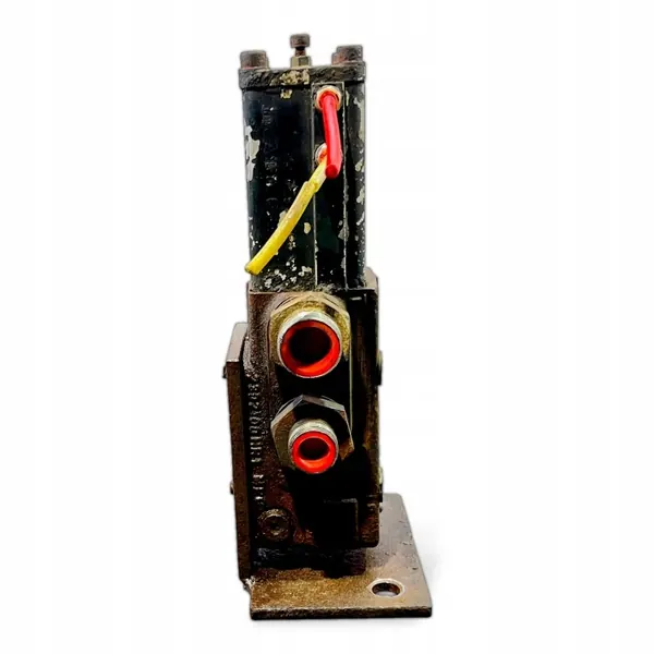 Distributeur hydraulique Volvo OEM 14767317 image 4