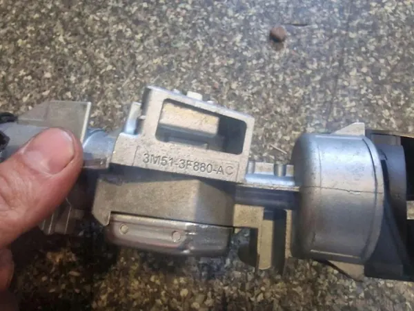 Interruptor de ignição Land Rover OEM 3M513F880A image 4