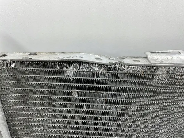Radiateur d'eau Mercedes C W203 OEM A2035004703 image 3