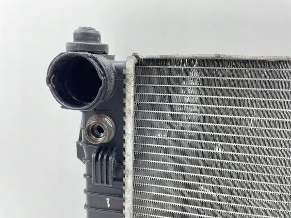 Radiateur d'eau Mercedes C W203 OEM A2035004703 image 8