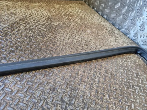 OEM 5NN837119 Revestimiento de pilar B para VW Tiguan Allspace image 3