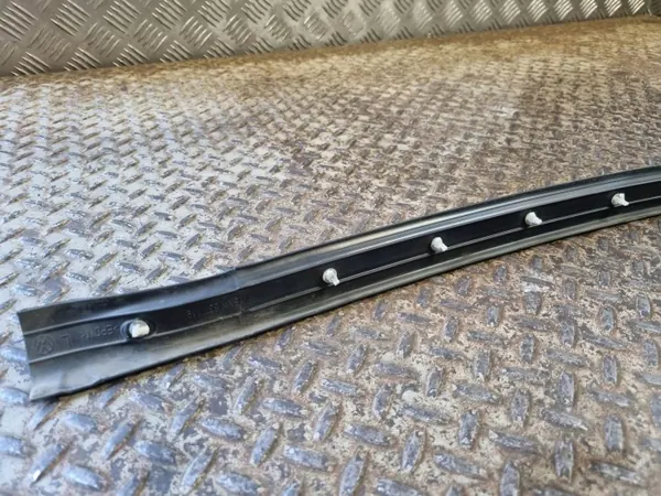 OEM 5NN837119 Revestimiento de pilar B para VW Tiguan Allspace image 7