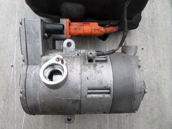 Compressore aria condizionata VW E-GOLF VII image 2