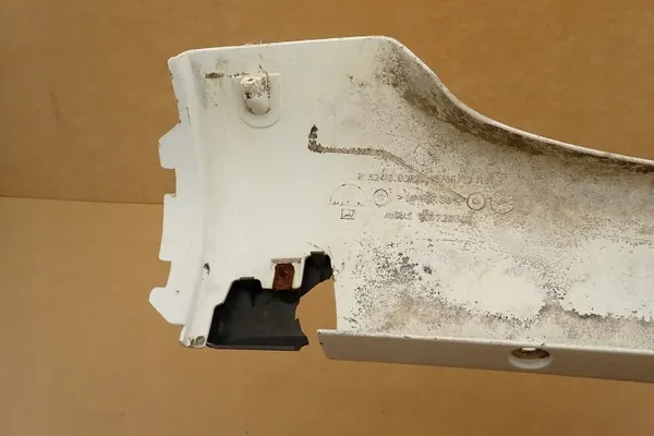 MAN TGL TGM 05 Cobertura Pilar Cabina Direita OEM 81624100062 image 9