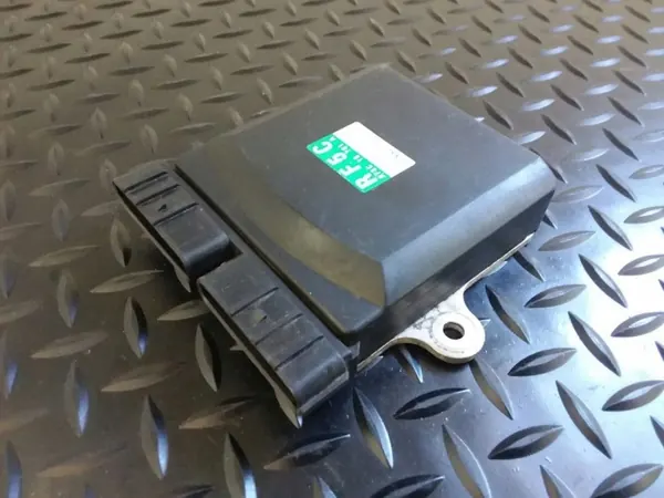 Controlador de inyector Mazda OE RF5C18701A Usado image 2
