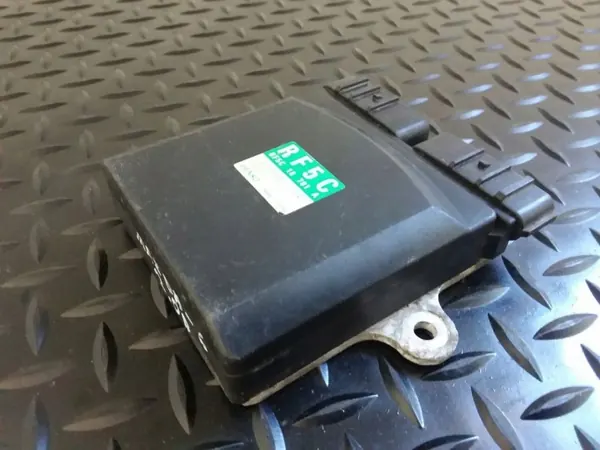 Controlador de inyector Mazda OE RF5C18701A Usado image 5