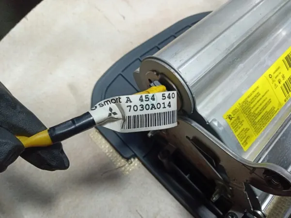 Mitsubishi Colt VI Z30 passagerarairbag konsol OEM 328710HA image 10
