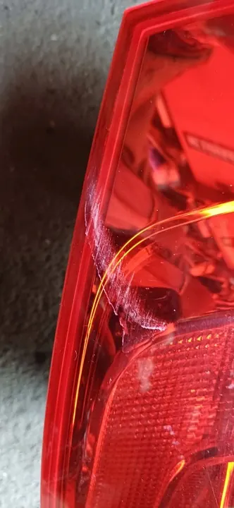 Luz Trasera Izquierda VW Jetta IV image 4