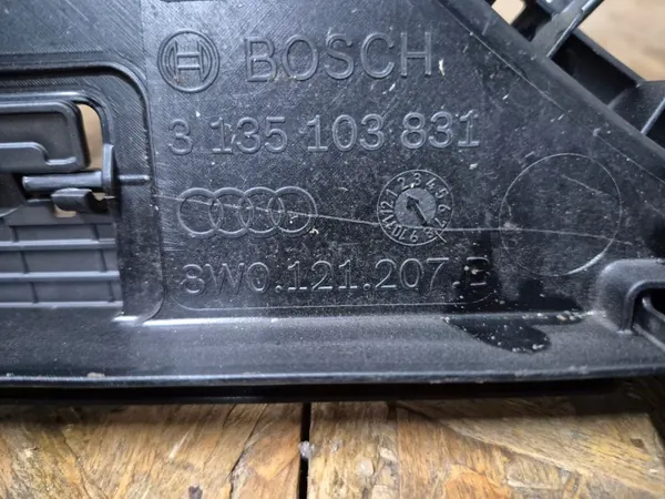 Audi OE 8W0121207.B Radiatorventilator Behuizing image 5
