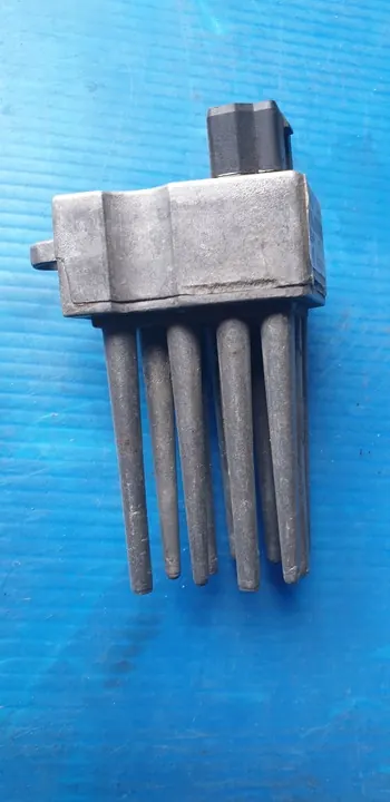 BMW E39 E46 Blower Resistor 8376174 image 3